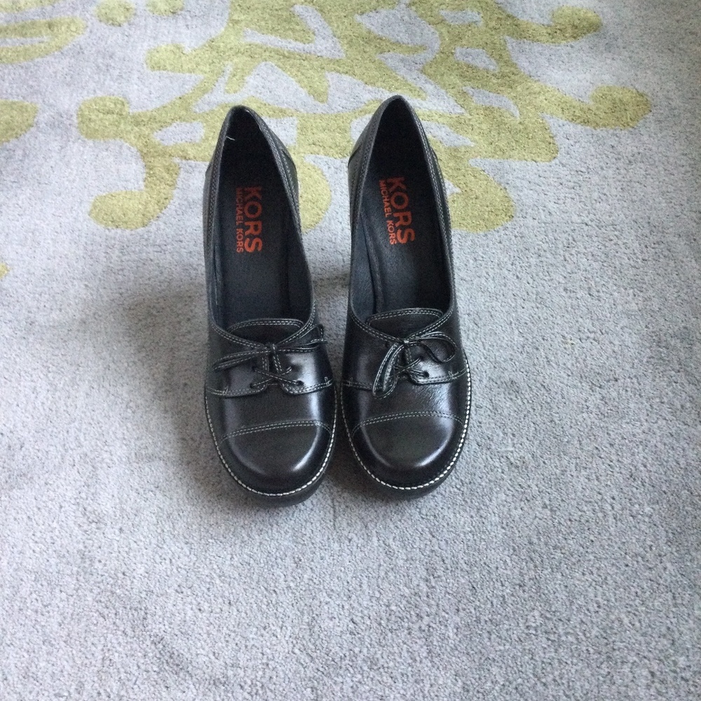 Kors Michael Kors heeled platform loafers sz 8M